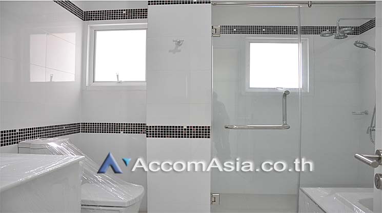 14  Office Space For Sale in Silom ,Bangkok BTS Sala Daeng AA13149